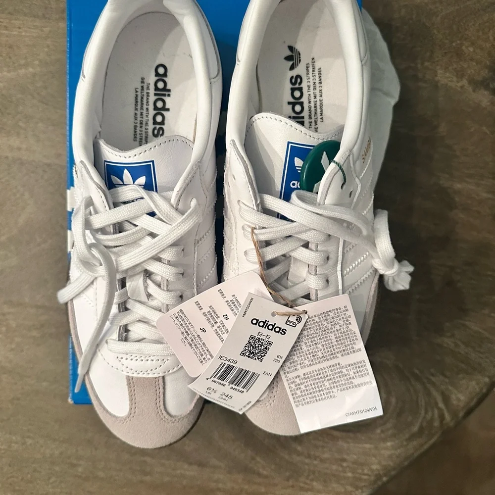 NWT! Adidas Samba Cloud White Blue Gum Sneakers
Men Sz /Fits Women Sz 8 (photo) - Picture 12 of 13